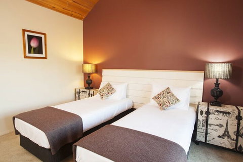 Beechworth Cedar Cottages - Sunshine Coast Tourism 3