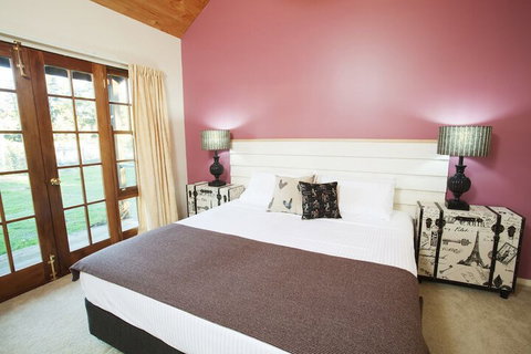 Beechworth Cedar Cottages - Sunshine Coast Tourism 6