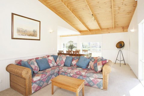 Beechworth Cedar Cottages - Sunshine Coast Tourism 2