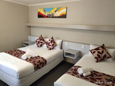 The Coachman Motel & Units - Sunshine Coast Tourism 5