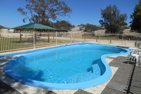 Hamelin Pool Caravan Park - Sunshine Coast Tourism 5