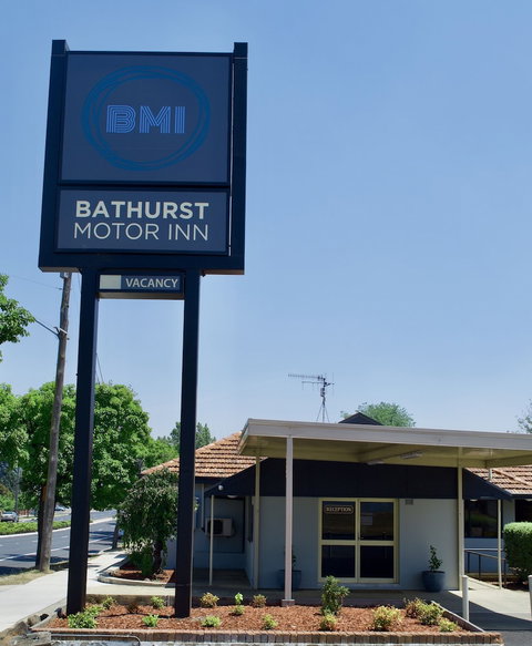 Bathurst Motor Inn - Holiday Sunshine Coast 4