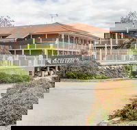 Bathurst Motor Inn - Holiday Sunshine Coast