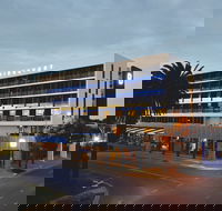 Bridgeport Hotel - Holiday Sunshine Coast