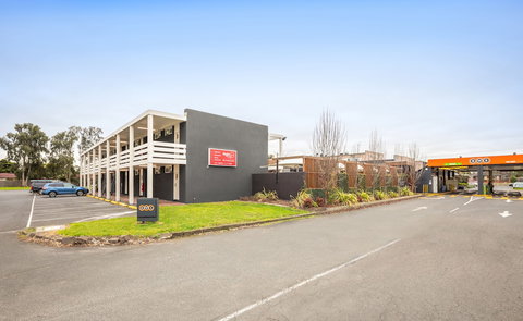 Nightcap At Keysborough Hotel - Sunshine Coast Tourism 4