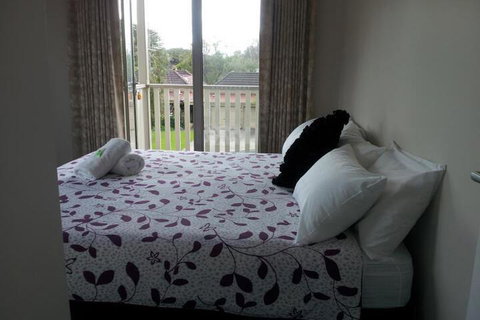 Warrnambool Holiday Accommodation - Holiday Sunshine Coast 3