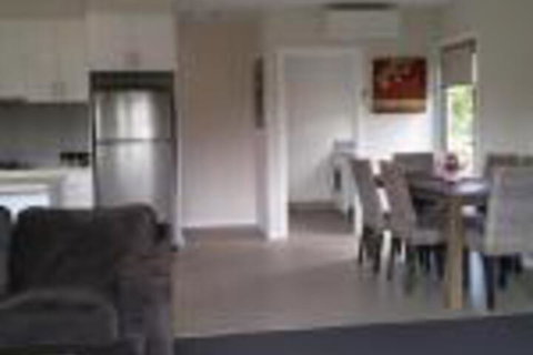 Warrnambool Holiday Accommodation - Holiday Sunshine Coast 0