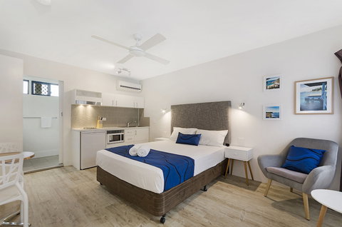 Beach House Motel - Holiday Sunshine Coast 2