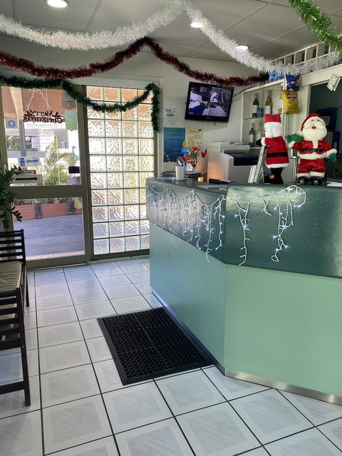 Beach House Motel - Holiday Sunshine Coast 1