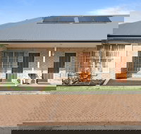 Coopers Colonial Motel - Holiday Sunshine Coast