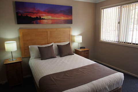 Dongara Hotel Motel - Sunshine Coast Tourism 7