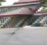 McNevins Loganholme Motel - Holiday Sunshine Coast