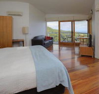 Chriss Beacon Point Restaurant  Villas - Sunshine Coast Tourism