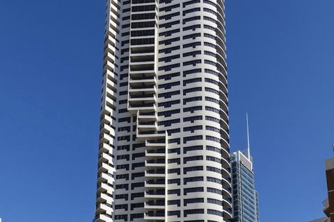 Meriton Suites Kent Street, Sydney - Holiday Sunshine Coast 1