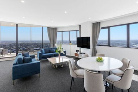 Meriton Suites Kent Street, Sydney - Holiday Sunshine Coast 0