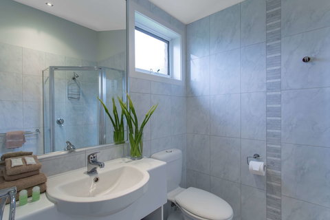 Best Western Colonial Village Motel - Holiday Sunshine Coast 3