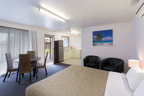 Best Western Colonial Village Motel - Holiday Sunshine Coast 6