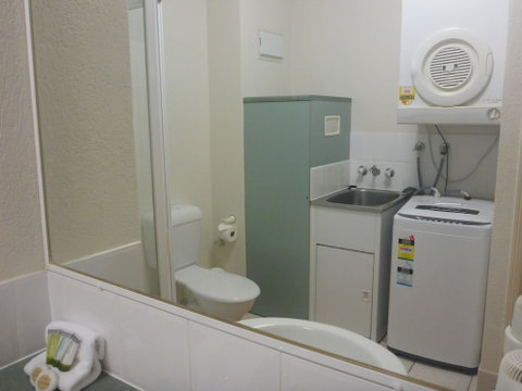 Palm Cove Tropic Apartments - Holiday Sunshine Coast 2