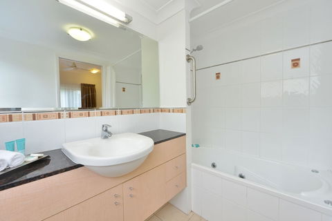 Central Plaza Port Douglas Apartments - Sunshine Coast Tourism 5