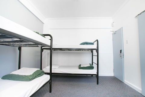 Westend Backpackers Hostel - Holiday Sunshine Coast 7