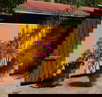 Pink Flamingo Resort - Sunshine Coast Tourism