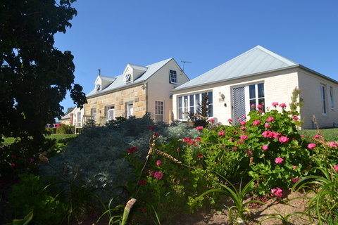 Mulberry Cottage B&B - Holiday Sunshine Coast 2