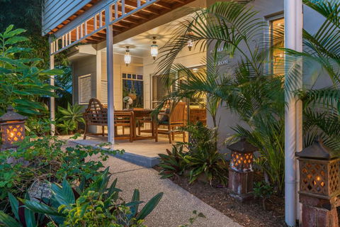 Aaman & Cinta Luxury Villas - Holiday Sunshine Coast 3