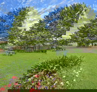 Manifold Motor Inn - Sunshine Coast Tourism