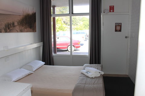 Hoey Moey Backpackers - Hostel - Holiday Sunshine Coast 6