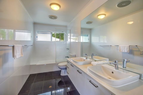 Coco Bay Resort - Sunshine Coast Tourism 5