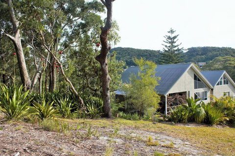 Nelson Bay Bed & Breakfast - Sunshine Coast Tourism 4