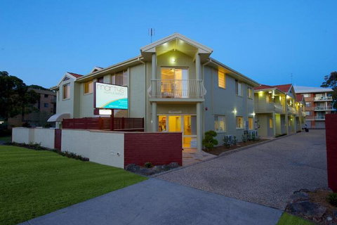 Marty's @ Little Beach - Holiday Sunshine Coast 3