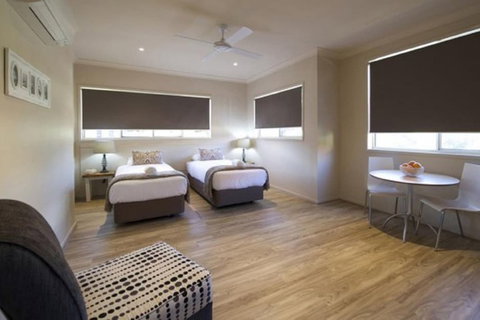 Marty's @ Little Beach - Holiday Sunshine Coast 7