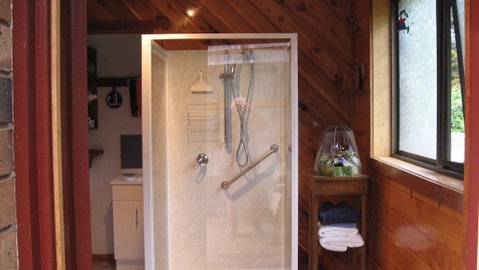 Blueberry B & B - Sunshine Coast Tourism 5