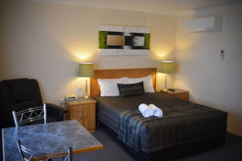 Arkana Motor Inn & Terrace Apartments - Holiday Sunshine Coast 0