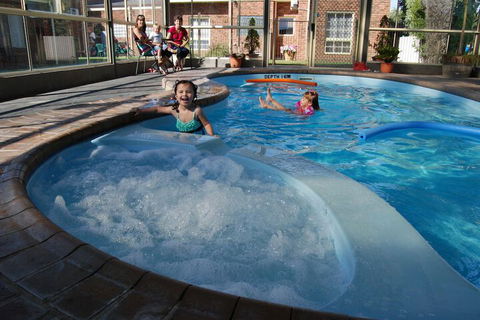 Arkana Motor Inn & Terrace Apartments - Holiday Sunshine Coast 3