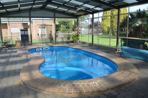 Arkana Motor Inn & Terrace Apartments - Holiday Sunshine Coast 5