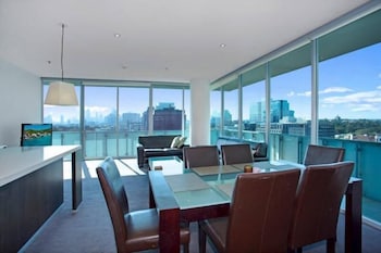 Astra Apartments - St Kilda Rd - Holiday Sunshine Coast 1