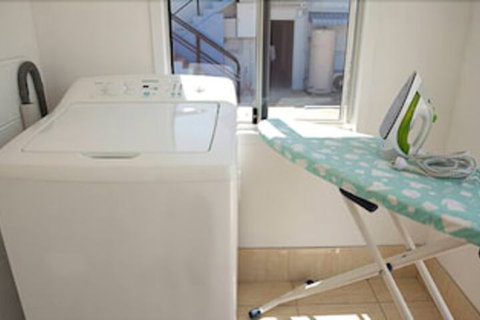 Strand Motel - Holiday Sunshine Coast 5