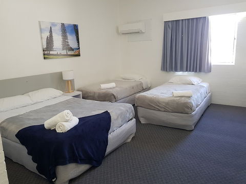 Seabreeze Beach Hotel - Holiday Sunshine Coast 6