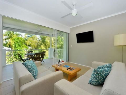 Ocean Sounds 2 Bedroom Apartment - Sunshine Coast Tourism 3