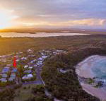 Angourie Blue 7 stroll to surfing beaches. - Holiday Sunshine Coast