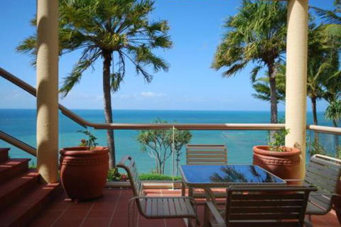 The Hill Apartment No.6 - Sunshine Coast Tourism 0