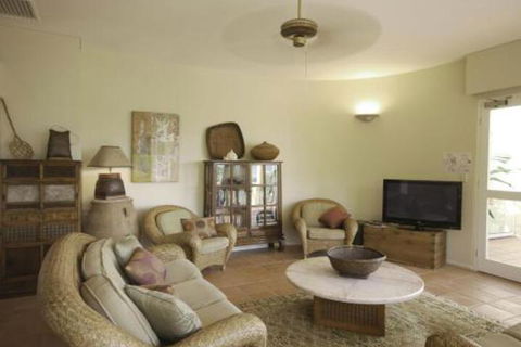 The Hill Apartment No.6 - Sunshine Coast Tourism 7