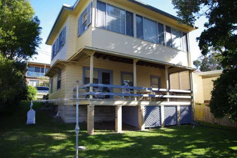 Lorikeet Retreat 11 Hodgson Street - Sunshine Coast Tourism 2