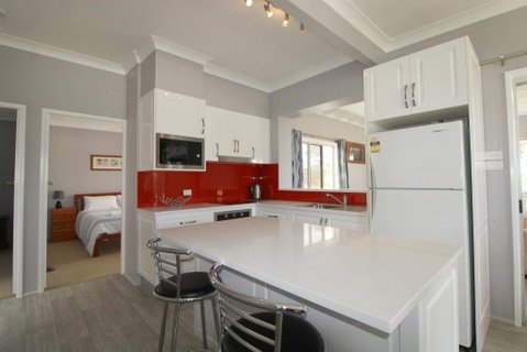 Beachfront 6 25 Willow Street - Sunshine Coast Tourism 1