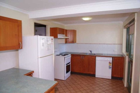 Beachfront 5 25 Willow Street - Sunshine Coast Tourism 5