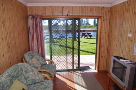 Beachfront 5 25 Willow Street - Sunshine Coast Tourism 1