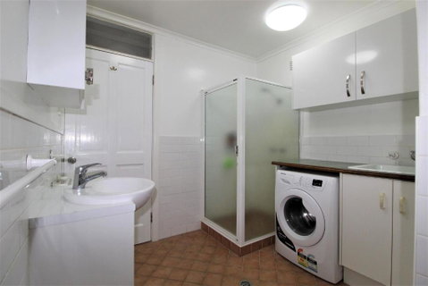 Beachfront 3 25 Willow Street - Sunshine Coast Tourism 1