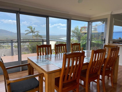 Charm Cottage 58 Skyline Crescent - Sunshine Coast Tourism 5